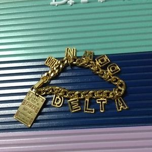 Vtg delta downs bracelet 70s Equestrian Races Kentucky Derby